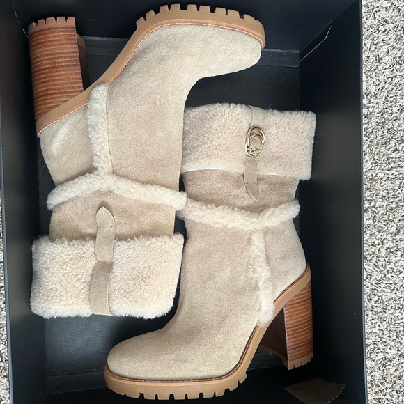Worn only once Coach heeled boots size 9.5. - Picture 3 of 3